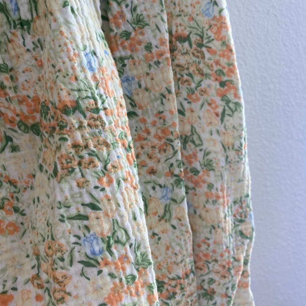 Floral Top - Picture 4 of 5